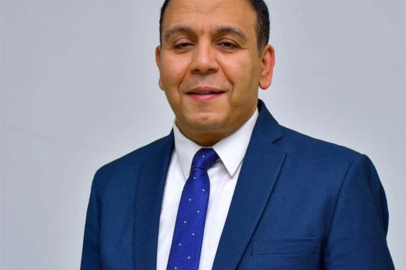 تزيد الأعباء المالية على الأسرة وتساعد على الغش .. خبير تربوي يوضح عيوب الواجبات المنزلية الموحدة أعلن الدكتور تامر شوقي الخبير التربوي المزايا