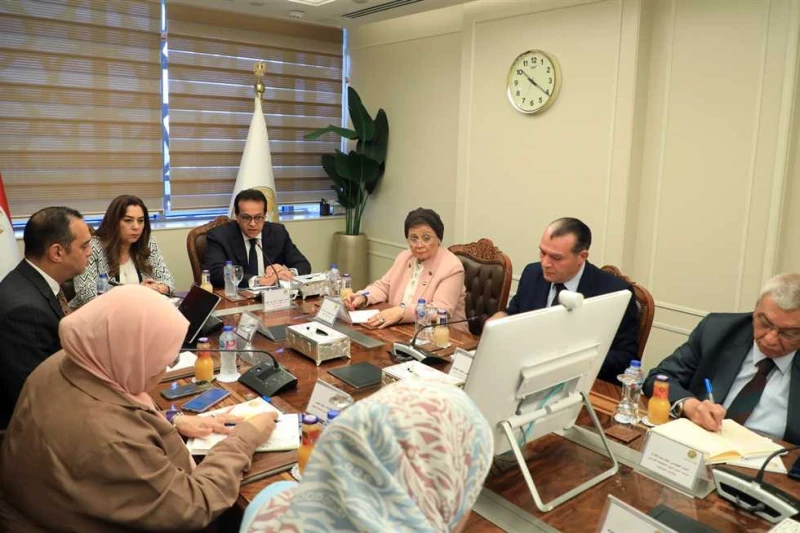 نائب رئيس الوزراء ووزيرة التنمية المحلية يبحثان خطط تنفيذ المشروع القومي للتنمية البشرية عقد الدكتور خالد عبدالغفار نائب رئيس مجلس الوزراء للتنمية