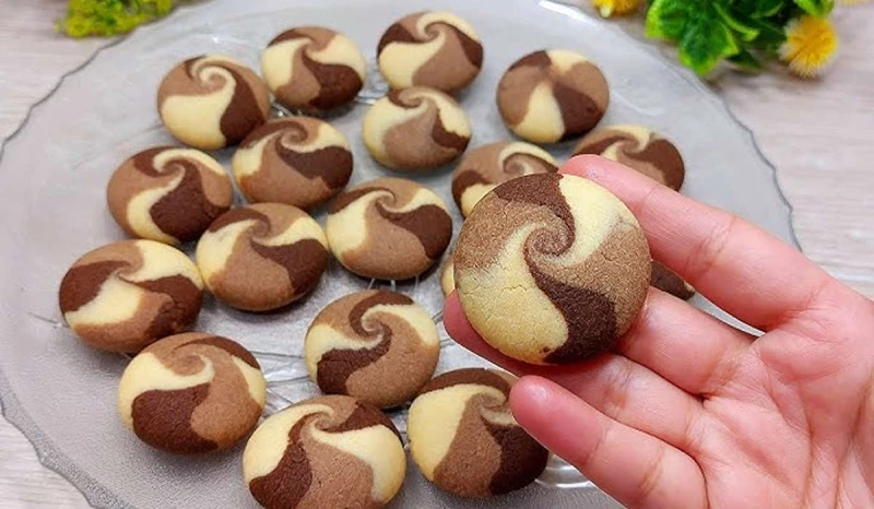 بسكويت بسكريم حضريه بمقادير مظبوطة وبطريقة سهلة وسريعة وبيذوب في الفميعد بسكويت بسكريم من أنواع البسكويت التي تلقى إقبال كبير من الكبار والصغار نظرا