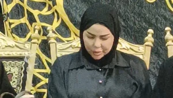 انهيار زوجة إسماعيل الليثي أثناء تلقيها عزاء ابنها .. فيديو وصوريستقبل المطرب الشعبي إسماعيل الليثي عزاء ابنه ضاضا، حاليا في منطقة إمبابة، بحضور عدد