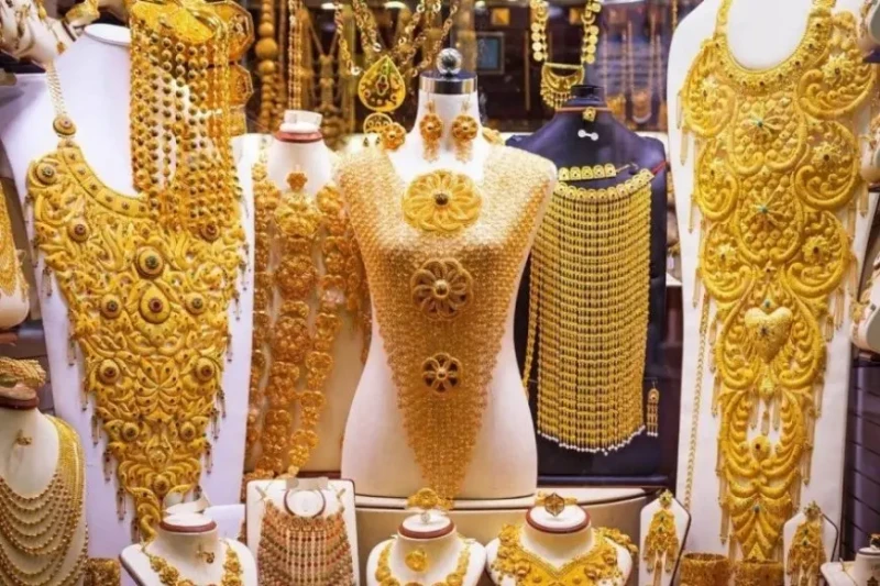 أسعار الذهب اليوم الأحد 29-9-2024 في محلات الصاغةاستقرت أسعار الذهب اليوم الأحد 29-9-2024، محلات الصاغة والأسواق المحلية، بعدما تعرض المعدن الأصفر لعدة ارتفاعات متتالية، خلال الفتر