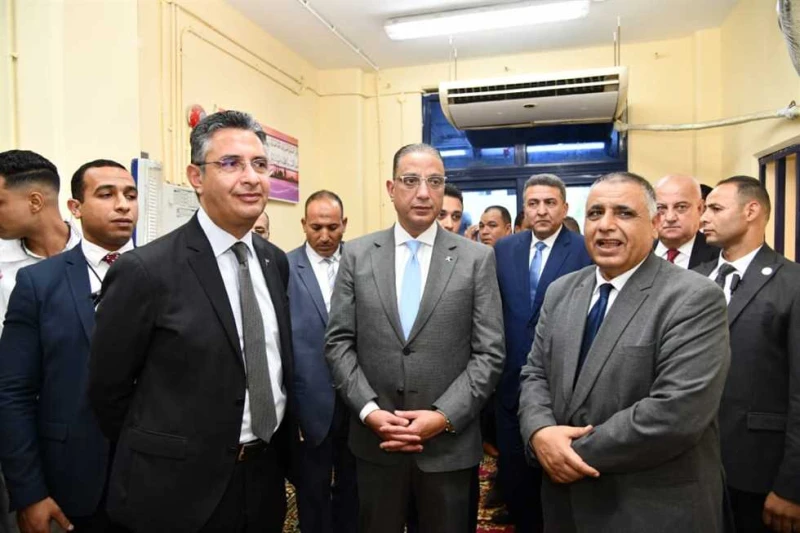 وزير التموين ومحافظ الفيوم يتفقدان الصومعة المعدنية والمخبز الآلي بفرع مطاحن مصر الوسطى تفقد الدكتور شريف فاروق وزير التموين والتجارة الداخلية،
