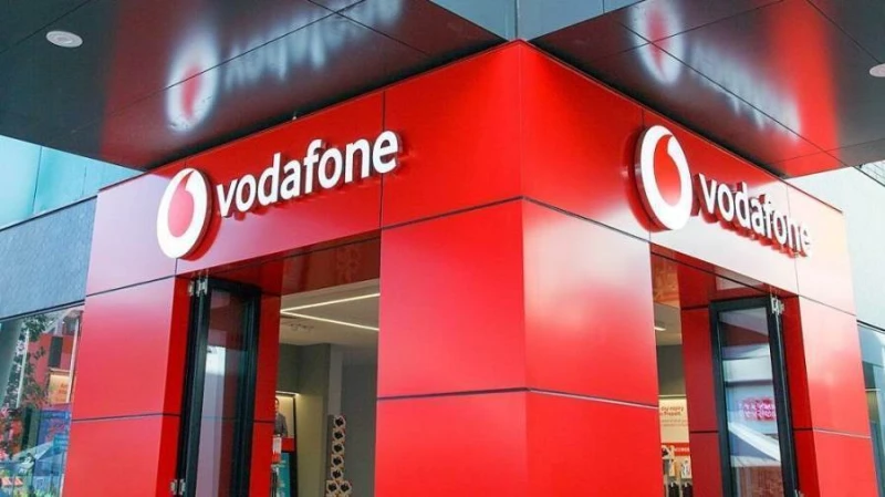 أول رد من فودافون على سحب الرصيد من العملاء كشفت شركة فوادفون في ردها على استفسارات العملاء بشأن وجود عطل في الشبكة أدى إلى سحب رصيد العملاء، عن قيام الشركة بإجراء بعض التحديثات. ر