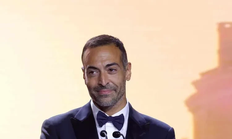 فن: المنتج السعودي محمد التركي يحصد جائزة القيادة الخيرية من أمفار المنتج السعودي محمد التركي يحصد جائزة القيادة الخيرية من أمفار اقرأ على الموقع