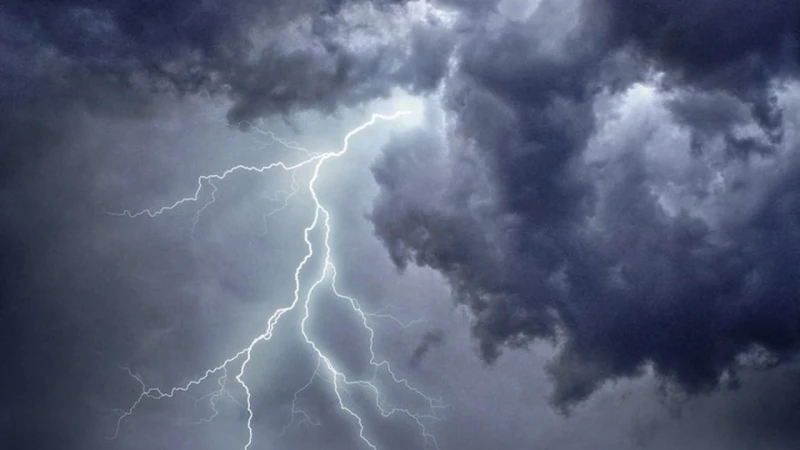 تحذيرات من أمطار رعدية وسيول على بعض مناطق السعودية.. هل هناك تعليق الدراسة؟ إليكم التفاصيلحذرت وكالة الارصاد الوطنية في السعودية من توقعاتها لنشاط