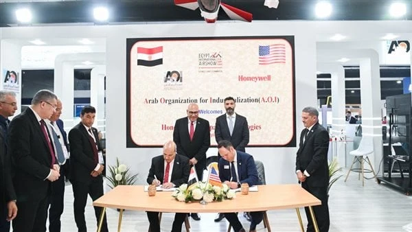 العربية للتصنيع توقع اتفاقية لاعتماد مصنع المحركات مركزا معتمدا لصيانة الطائرة 8تحرص الهيئة العربية للتصنيع من خلال مشاركتها في إطار فعاليات معرض مصر