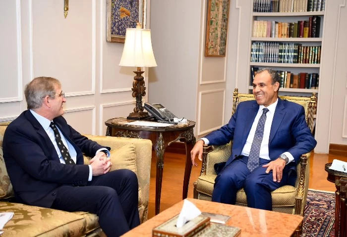 وزير الخارجية: تعزيز التعاون بين مصر وبريطانيا في جميع المجالات استقبل الدكتور بدر عبد العاطي، وزير الخارجية والهجرة، اليوم الاثنين المفوض البريطاني للتجارة مع إفريقيا جون هامفرى.ا