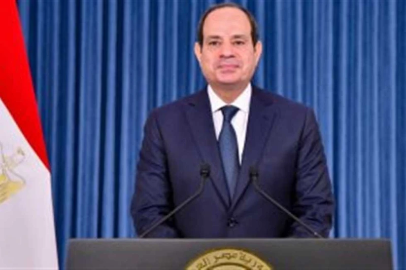 السيسي يهنئ نظيره الجزائري لفوزه بولاية رئاسية جديدة أجرى السيد الرئيس عبد الفتاح السيسي اتصالا هاتفيا، مساء اليوم، بالرئيس الجزائري عبد المجيد تبون،