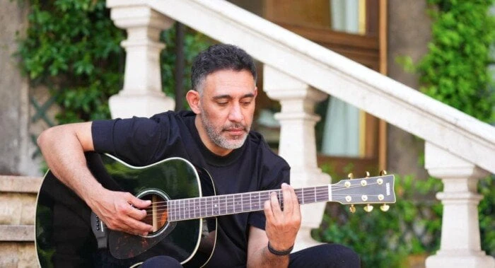 عمرو مصطفى يعلن عن إعادة توزيع أغنية ماشربتش من نيلها صورةأعلن الفنان عمرو مصطفى، عبر حسابه الرسمي بموقع التواصل الاجتماعي فيسبوك عن إعادة توزيع