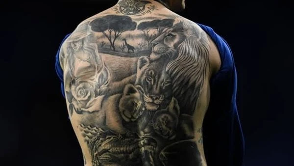 حكم الوشم وما الأنواع المباحة شرعا.. الأزهر يجيبكشف الشيخ أبو اليزيد سلامة، من علماء الأزهر الشريف، عن حكم الوشم في الإسلام وما هي الأنواع المباحة في الزينة.وقال الشيخ أبو اليزيد س