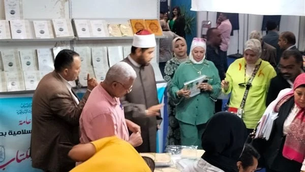 إقبال جماهيري على جناح مجمع البحوث الإسلامية بمعرض العاصمة للكتابشهد جناح مجمع البحوث الإسلامية بمعرض العاصمة للكتاب بأرض المعارض بمدينة نصر إقبالا