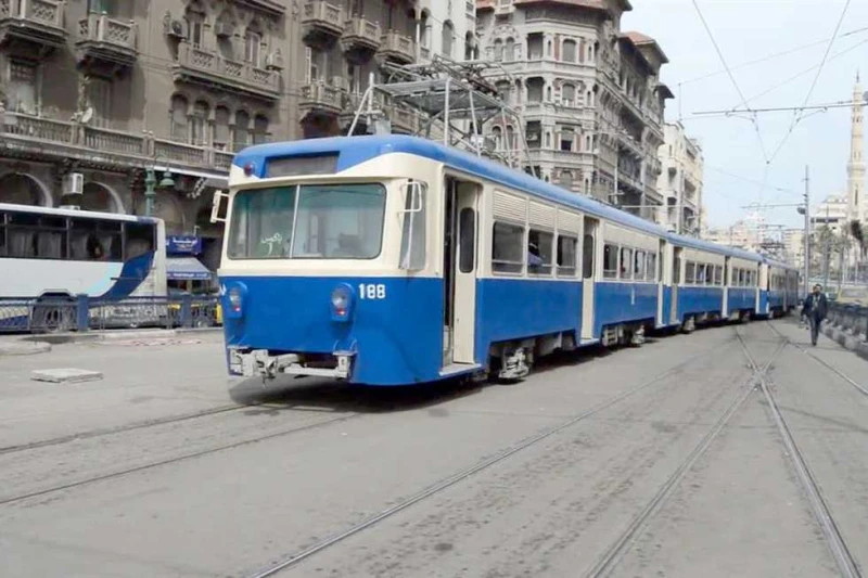 تحويل مسار واستبدال ترام بآخر.. بيان من الإسكندرية بشأن قطع مسار ترام الإبراهيمية أصدرت محافظة الاسكندرية، بيانا رسميا مساء اليوم الخميس، بشأن قطع