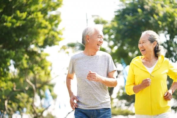 أكثر من 95 ألف معمر ياباني غالبيتهم نساء بانوراما عمون - حطمت اليابان رقما قياسيا جديدا في طول العمر، إذ باتت تضم أكثر من 95 ألف شخص يبلغون مئة سنة أو أكثر، نحو 90 منهم نساء، بحسب