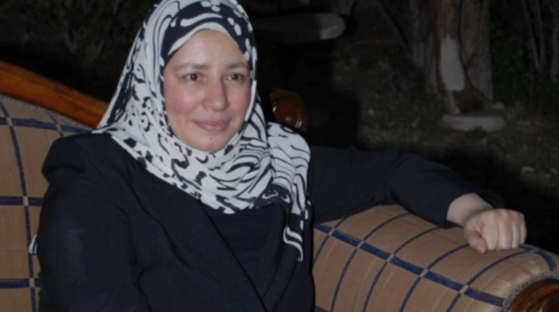 عبلة كامل.. غياب 6 سنوات وحضور دائم في قلب الجمهور واحدة من أبرز فنانات جيلها؛ بلغ نجمها عنان السماء في الوقت الذي قررت فيه الابتعاد عن الأضواء من أجل السلام والهدوء، إنها فاطمة كش