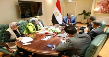 كتبالصحفي طلعت مرسى إبراهيم ترأس الدكتور خالد عبد الغفار نائب رئيس الوزراء ووزير الصحة والسكان اجتماعا ، بشأن آخر التطورات حول توطين صناعة الدواء بالتعاون مع شركة روش مصر، بما يساه