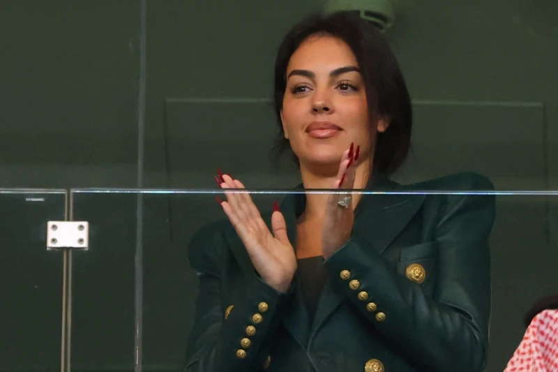 وصول جورجينا رودريغيز إلى مهرجان فينيسيا 2024 مهرجان فينيسيا السينمائي 2024 في يومه السابع، منذ افتتاحه يوم 28 أغسطس، مازال يشهد فعاليات ومفاجآت، وأيضا مازال النجوم ومشاهير المجتمع