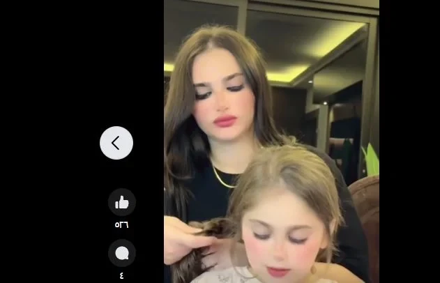 إجابة صريحة جدا من البنت الصغيرةفيديو لبنت قمر مع أمها منتشر على السوشيال ميديا، الأم بتسأل بنتها أبوكي بيحبني؟ قالتلها بيجب كل النسوان هيا وقفت