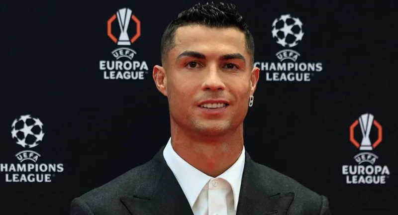 -رونالدو يقدم خارطة طريق لعودة مان يونايتد للبطولات .. كشف النجم البرتغالي كريستيانو رونالدو عن الوصفة السحرية التي يتوجب على نادي مانشستر يونايتد أن