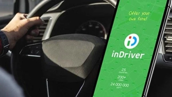 تعدى عليها.. فتاة تستغيث من سائق إندرايف: ضهرى كله أثار ضرب واعتداء استغاثت فتاة تدعى أميرة جمال، 22 عاما، عبر مواقع التواصل الاجتماعي، من تعرضها للضرب والتحرش على يد سائق إندرايف،