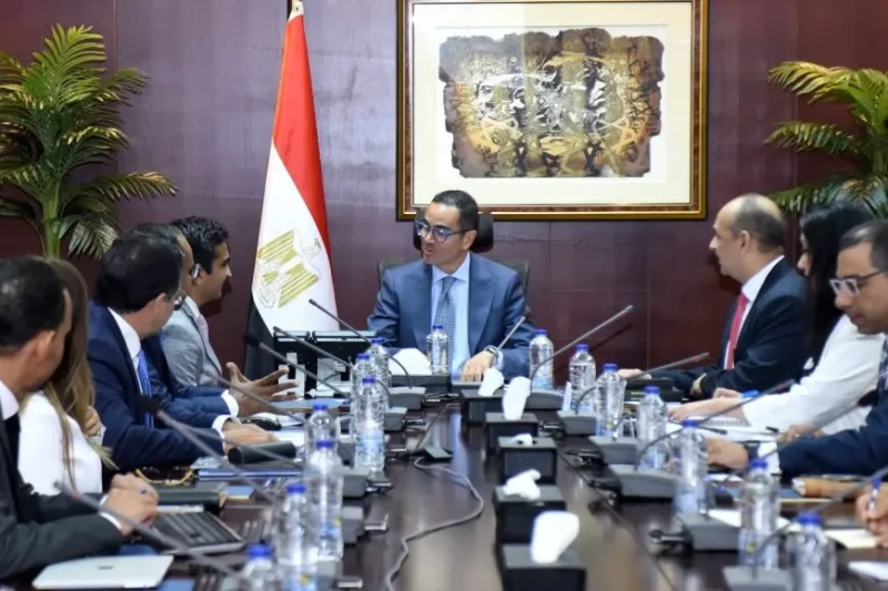 وزير الاستثمار: نسعى لتحويل مصر إلى مركز إقليمي ودولي للطاقة المتجددةعقد المهندس حسن الخطيب، وزير الاستثمار والتجارة الخارجية في إطار زيارته الحالية للعاصمة البريطانية لندن اجتماعا