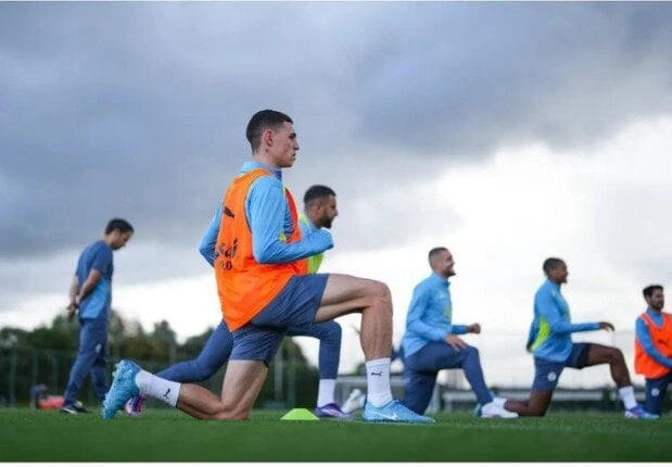 -فودين يعود لتدريبات مانشستر سيتي بعد غياب 3 أسابيع .. عاد الدولي الإنجليزي فيل فودين إلى تدريبات فريقه مانشستر سيتي بعد بداية موسم مضطربة مع الفريق