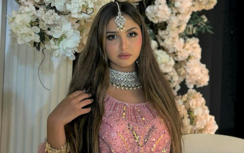 بطريقة غاضبة.. حلا الترك تنفي شائعة زواجها تداول رواد مواقع التواصل الاجتماعي فيديو للفنانة حلا الترك، ظهرت فيه نافية شائعة زواجها نشرته بموقعها الخاص على سناب شات، وعبرت بغضب من خ