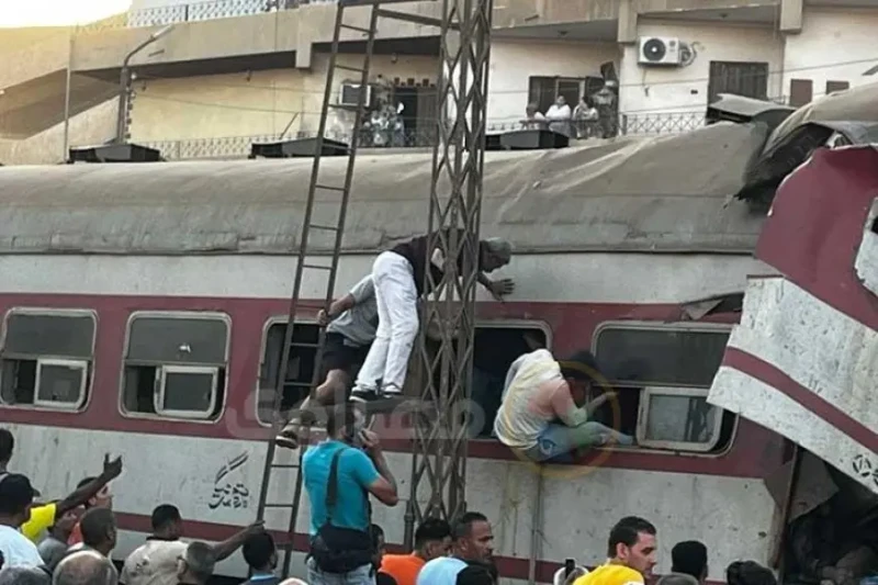 التنمية المحلية: تنسق مع الوزارات المعنية ومحافظ الشرقية لمتابعة حادث تصادم القطارين بالزقازيق قامت الدكتورة منال عوض وزيرة التنمية المحلية بإجراء عدد من المكالمات مع المهندس حازم