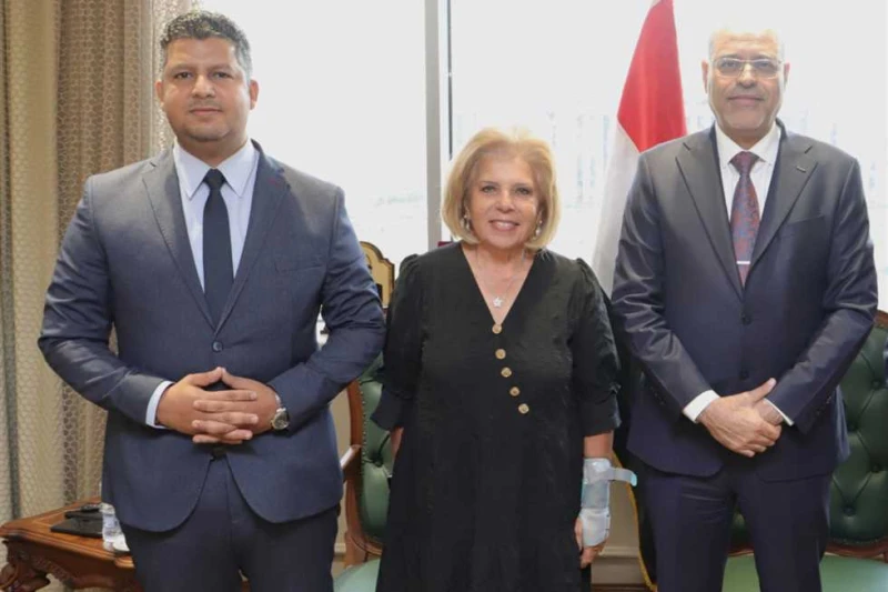 جبران يدعو القومي لحقوق الإنسان للمشاركة في حوار قانون العمل دعا محمد جبران وزير العمل، المجلس القومي لحقوق الإنسان إلى المشاركة في الحوار الإجتماعي،