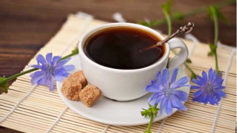 الغذاء والدواء تنفي صحة شائعة أن مشروب جذور الهندباء هو بديل صحي للقهوة عالم المرأة نفت الهيئة العامة للغذاء والدواء صحة الادعاءات المنتشرة بأن مشروب