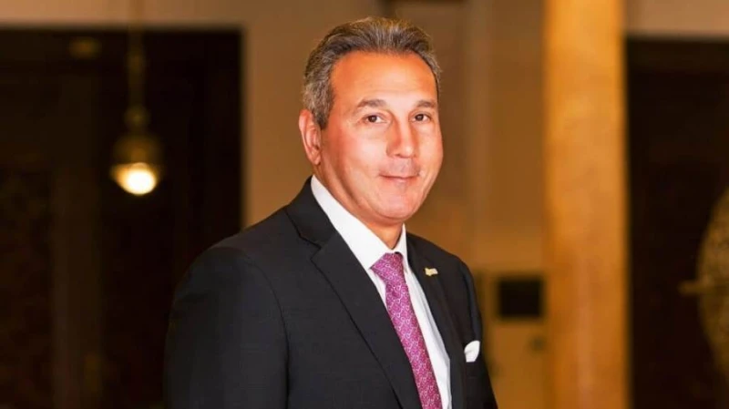 وداع تاريخي ل محمد الأتربي لحظة خروجه من بنك مصر شهدت القاعة الرئيسية ل بنك مصر فى شارع محمد فريد، وسط القاهرة، لحظة تاريخية لا تتكرر إلا مع الشخصيات الاستثنائية، التي ينتمى إليها