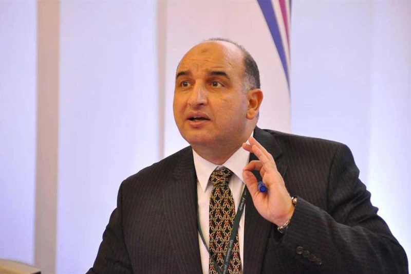 عميد أعمال الإسكندرية السابق: الفقاعة العقارية الجديدة ستحدث لو تراجع الدولار ل7 جنيهات قال الدكتور السيد الصيفى، أستاذ التمويل والاستثمار في كلية