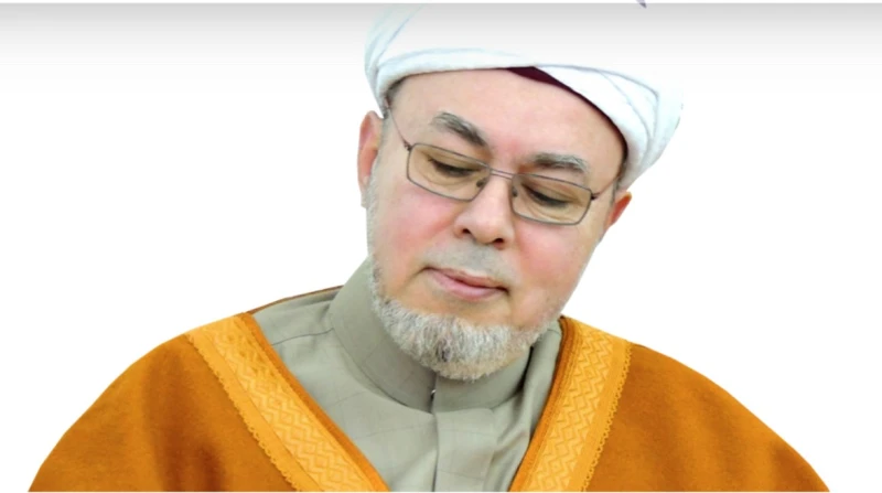 صلاح الدين التجاني عن اتهامه بالتحرش: بتعامل مع مريديني بالحب رد الشيخ صلاح الدين التجاني على مزاعم اتهامه بالتحرش بفتاة تدعىخديجة، بأنه بسيط مع