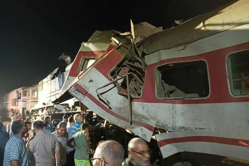 في انتظار وصول الونش..تطور مفاجئ بعد فشل سحب قطاري الزقازيق من على القضبان أفادت مصادر مطلعة بهيئة السكة الحديد في تصريحات خاصة ل أفاق عربية عدم نجاح محاولة سحب قطاري الزقازيق المت