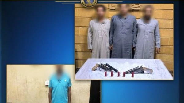 محكوم عليهم بالسجن المؤبد.. ضبط 4 أشخاص بالقاهرة لحيازتهم أسلحة نارية وبيضاء بدون ترخيص نجحت الأجهزة الأمنية بوزارة الداخلية في ضبط 4 متهمين بحوزتهم