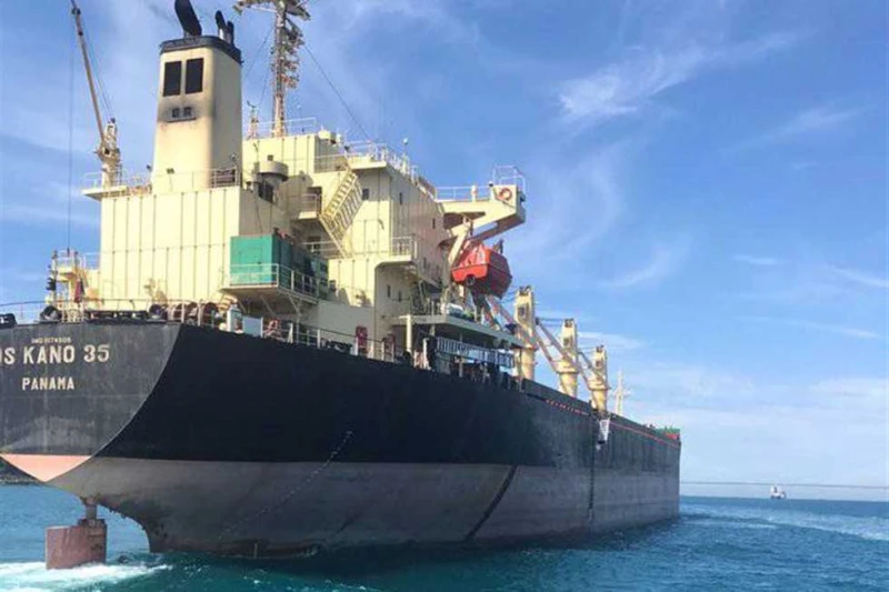 تداول 40 ألف طن و 524 شاحنة بضائع عامة ومتنوعة بموانئ البحر الأحمر أعلن المركز الإعلامي لهيئة موانئ البحر الاحمر أن إجمالي عدد السفن المتواجدة على أرصفة موانئ الهيئة 11 سفينة وتم ت