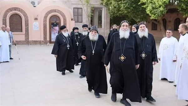 زيارة لجنة الرهبنة لدير الملاك بجرجا وتدشين كنيسة به .. صور زار عدد من أعضاء اللجنة المجمعية للرهبنة وشؤون الأديرة أمس الأول، دير رئيس الملائكة ميخائيل بجبل جرجا الشرقي، وهم أصحاب 