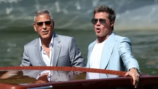 وصول براد بيت وجورج كلوني لعرض فيلمهما الجديد بمهرجان فينيسياوصل كل من براد بيت وجورج كلوني لحضور العرض العالمي الأول لفيلمهما الجديد ضمن فعاليات