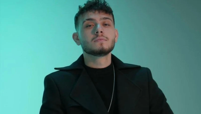 الشامي يحتفل بمليار مشاهدة على يوتيوب افاق عربية - احتفل المطرب السوري الشامي بتحقيقه مليار مشاهدة عبر قناته على يوتيوب، التي دشنها قبل 8 سنوات،