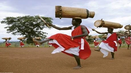 حلم إيفان.. ألبوم موسيقي مشترك لفنانين من روسيا وأوغندا تعرف على التالي حلم إيفان.. ألبوم موسيقي مشترك لفنانين من روسيا وأوغندا، وكما قالت المغنية تاتيانا شيشكوفا التي سجلت الأجزاء