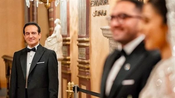 نجل محمد ثروت يحتفل بعيد ميلاده برسالة مؤثرة حرص أحمد ثروت الاحتفال بعيد ميلاد والده المطرب محمد ثروت، برسالة مؤثرة قام بكتابتها على صفحته الرسمية