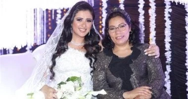 وتقابل حبيب الأحدث.. إيمان السيد العضو الدائم في مسلسلات ياسمين عبد العزيز تعرف على التالي وتقابل حبيب الأحدث.. إيمان السيد العضو الدائم في مسلسلات