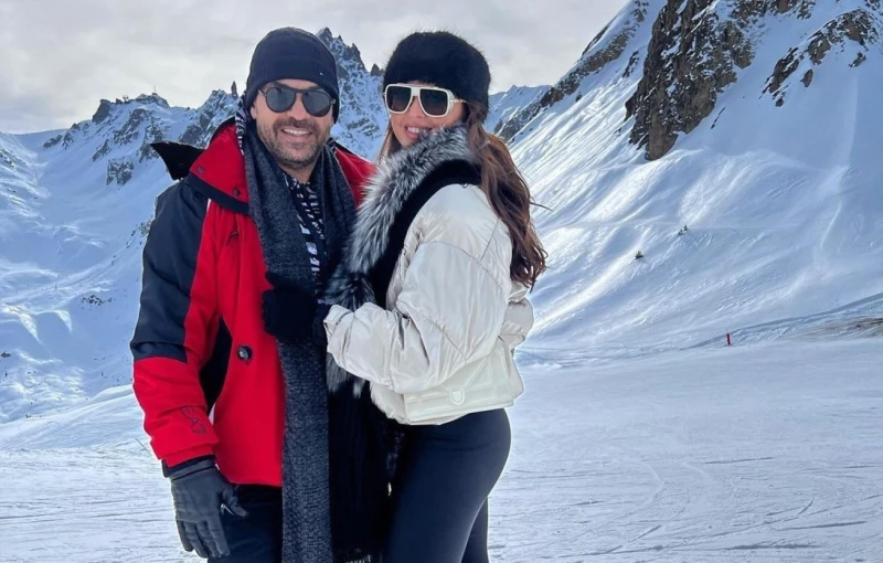 شاهد نيكول سعفان تحتفل بيوم ميلاد طارق العريان.. وتعليق لافت من حلا شيحا احتفلت عارضة الأزياء نيكول سعفان بيوم ميلاد زوجها المخرج طارق العريان الذي