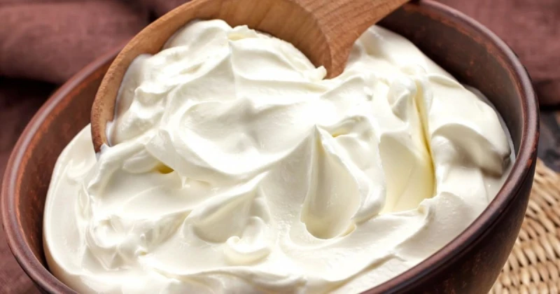 إليكم كيفية تحضير الكريما الطازجة في المنزل بمكونين فقط تعرف على التالي إليكم كيفية تحضير الكريما الطازجة في المنزل بمكونين فقط، قد تحتاجون أحيانا الإستعانة بكمية من الكريما الطازج