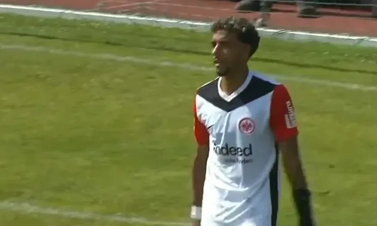 أخبار الرياضة -عمر مرموش يكشف موقفه من الرحيل عن فرانكفورت تعرف على التالي عمر مرموش يكشف موقفه من الرحيل عن فرانكفورت، كشف النجم الدولي المصري عمر