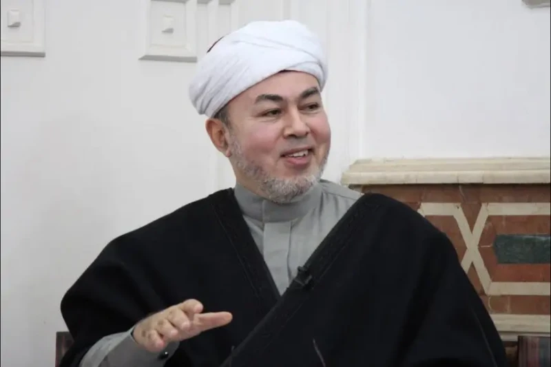 مفاجآت جديدة في أزمة الشيخ صلاح الدين التيجاني.. الطريقة تدخل على الخطأثارت فتاة تدعى خديجة خالد، حالة من الجدل خلال الساعات الماضية، بعد مشاركتها