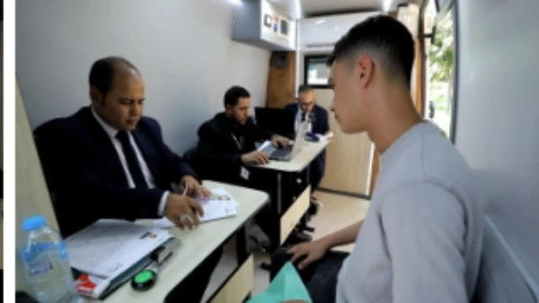 تكنولوجيا جديدة في خدمة المواطنين.. سيارات مجهزة لاستخراج جوازات السفر وشهادات التحركات أعلنت وزارة الداخلية، استحداث سيارات مجهزة لاستخراج جوازات