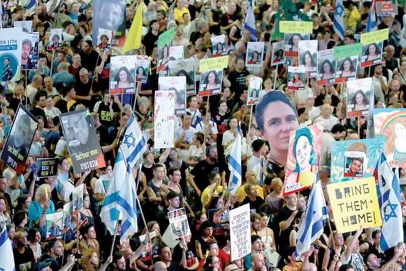 خبير سياسي: أمريكا لا تريد حربا واسعة بالمنطقة لتأزم موقف إسرائيل في غزة كشف الدكتور أحمد يوسف، أستاذ العلوم السياسية، أن حرب الاحتلال الإسرائيلي على قطاع غزة، هي الأطول في تاريخ ت