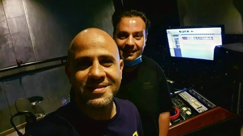 وفاة والدة الموزع الموسيقي أسامة الهندي.. موعد ومكان العزاء أعلن الموزع الموسيقي أسامة الهندي، وفاة والدته عبر حسابه على فيسبوك.ونعى الموزع الموسيقي