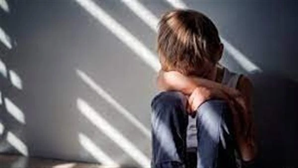 كيف يمكن اكتشاف إصابة الطفل بالتوحد؟ الصحة العالمية توضح قالت منظمة الصحة العالمية إن اضطراب طيف التوحد هو مجموعة من الاعتلالات المتنوعة المرتبطة بنمو الدماغ، ويمكن اكتشاف سمات الت