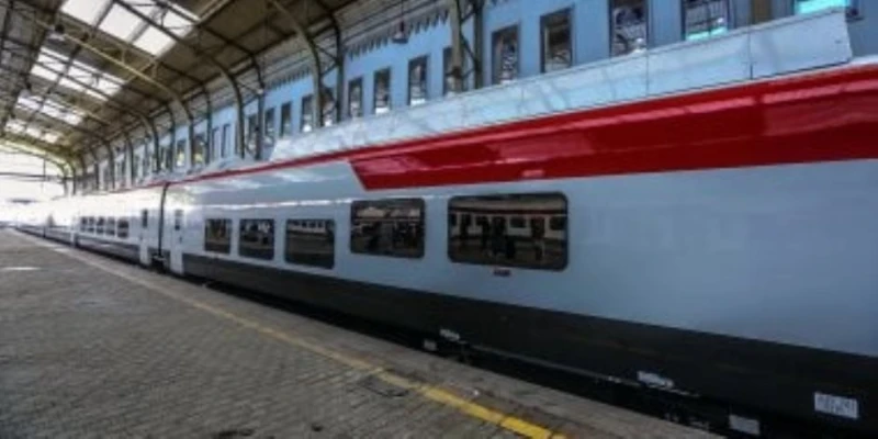 بعد رفع حطام حادث قطارى الشرقية.. انتظام حركة القطارات بخط المنصورة .. صور ناس وخدمات انتظمت حركة سير القطارات بطريق الزقازيق المنصورة بعد توقف دام